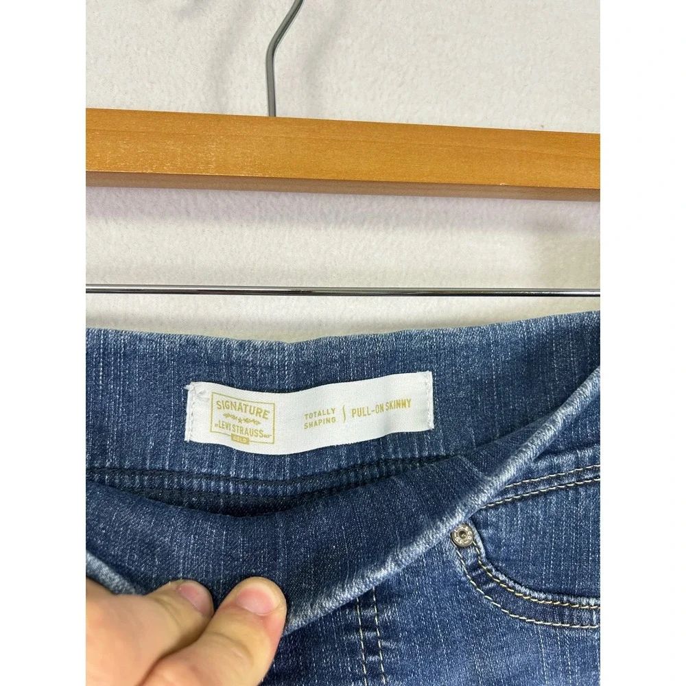 Levi Strauss Signature Gold Pull On Skinny Jeans Women Blue Wash Stretch 30/30‎
